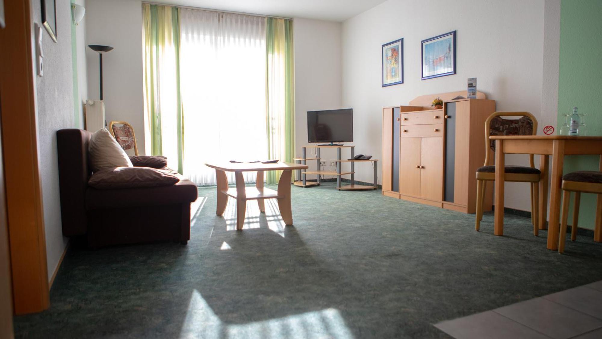 Garni Hotel Hof Zum 阿豪斯 外观 照片