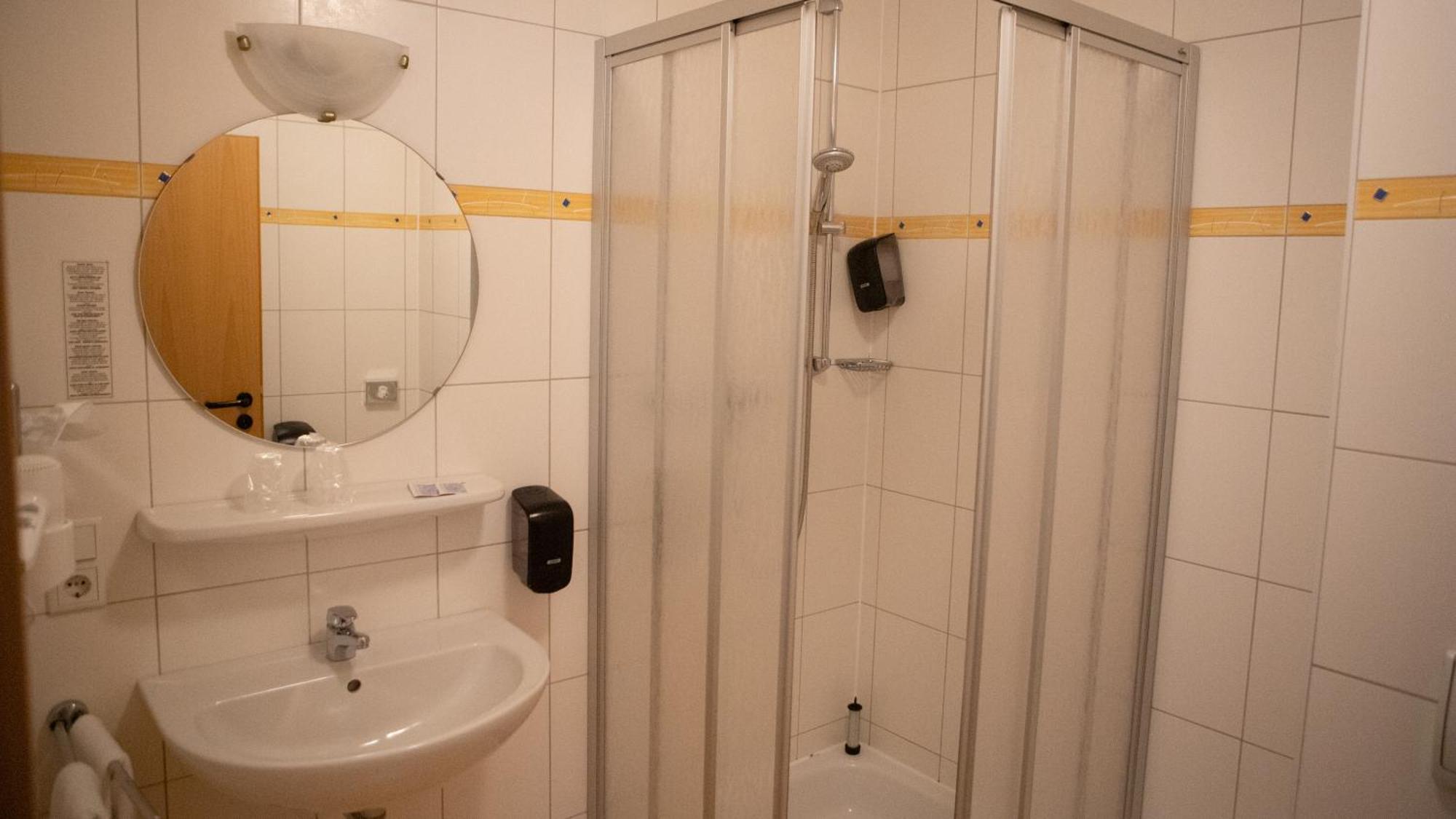 Garni Hotel Hof Zum 阿豪斯 外观 照片